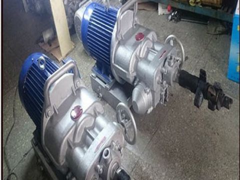 點擊查看詳細信息<br>標題：巖石電鉆 閱讀次數(shù)：2006